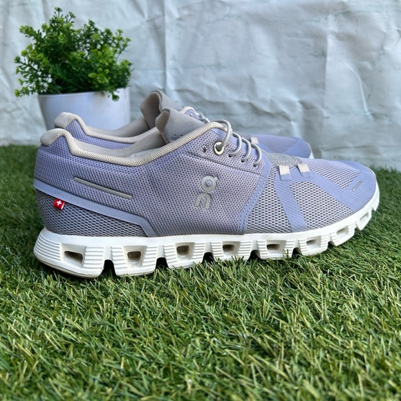On Running On Cloud 5 Color: Nimbus/Alloy women 9.5 gently used - Picture 5 of 16